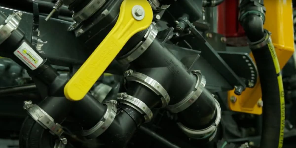 Banjo manifold flange connection